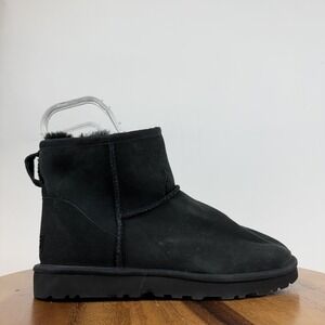 Mens Ugg Classic Mini II Black Suede Shearling Lined Comfort Boots Size 9 M GUC
